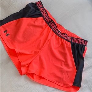 Under Armour short